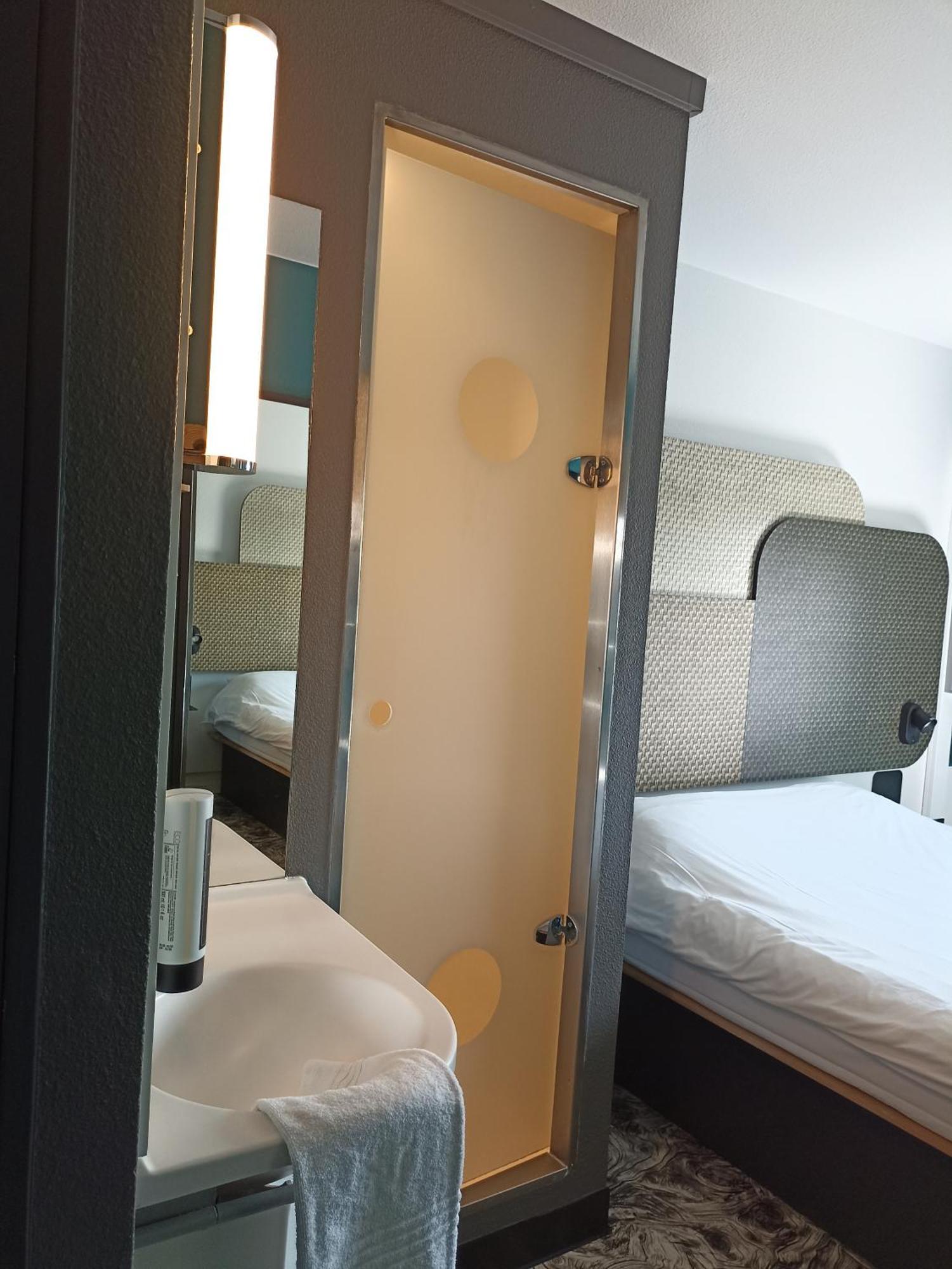 B&B HOTEL Calais Terminal Cité Europe 2 étoiles Coquelles Exterior foto